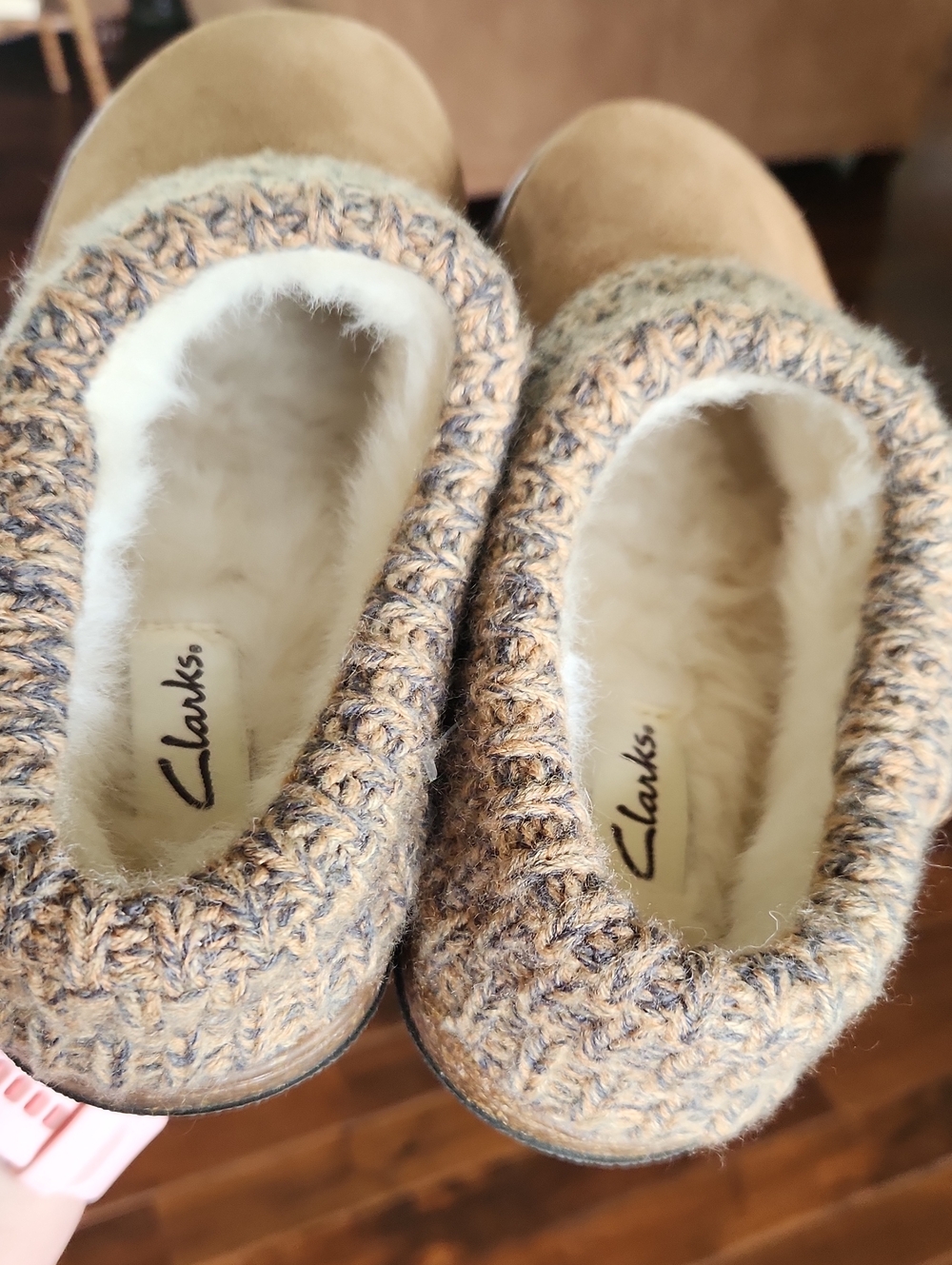 NWT Clarks Women's Suede Sweater Knit Clogs Color Tan Size 7 - Picture 10 of 16